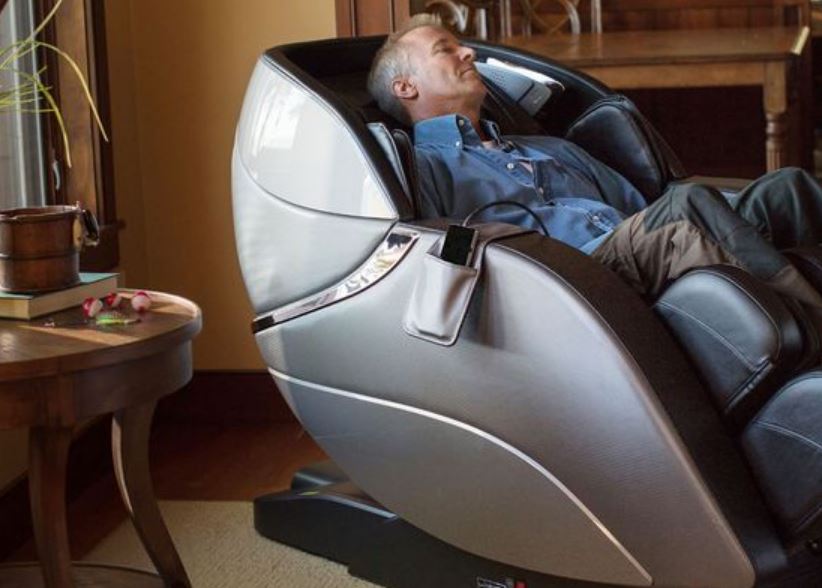 Người bị liệt thích hợp sử dụng ghế massage giá rẻ